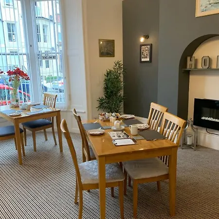 Wentworth B&B 휫비