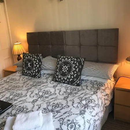 B&B Wentworth 휫비