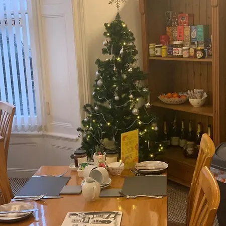 Wentworth Уитби